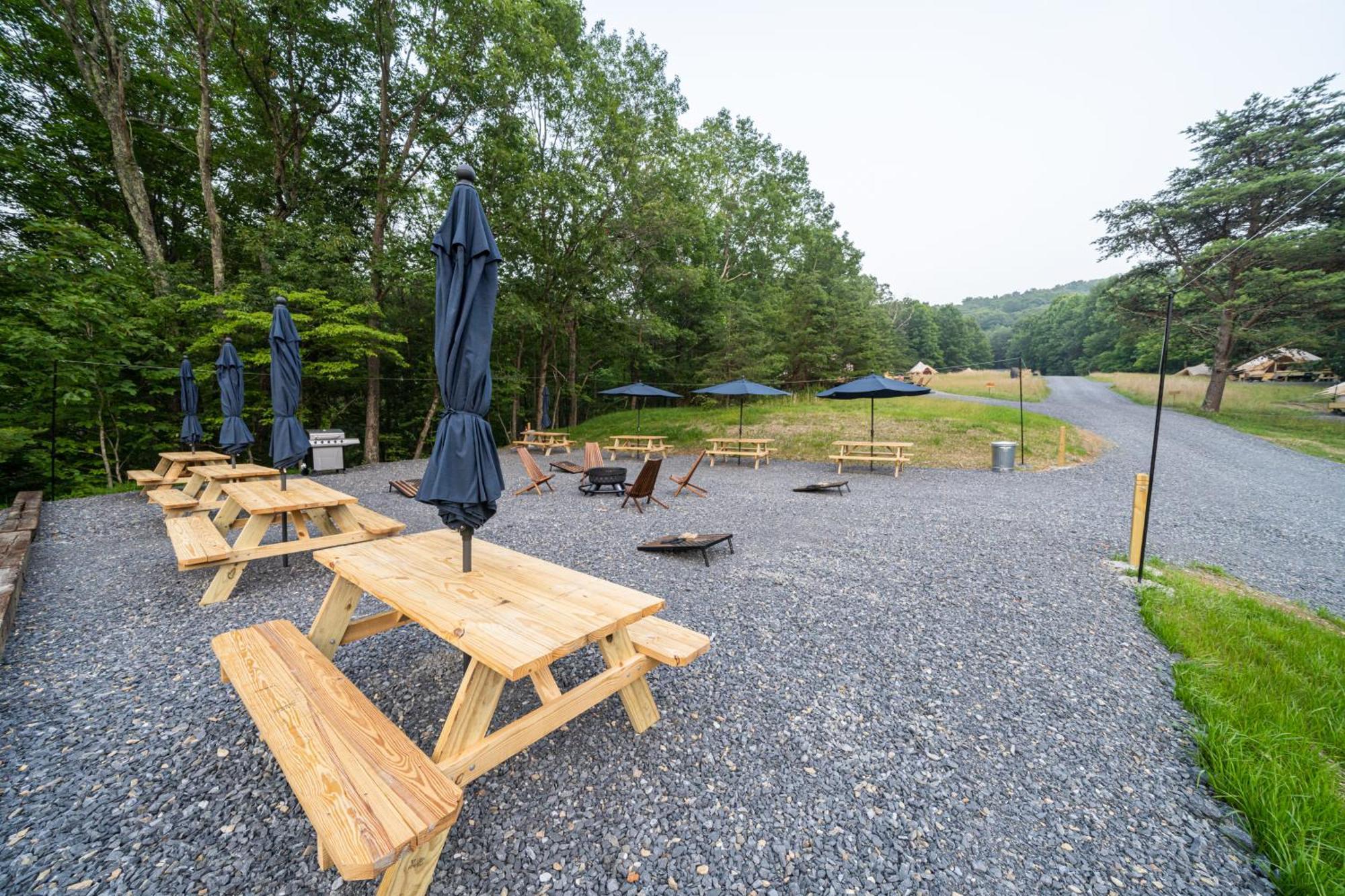 Firefly Ridge Luxury Retreat Hotel Great Cacapon Eksteriør billede