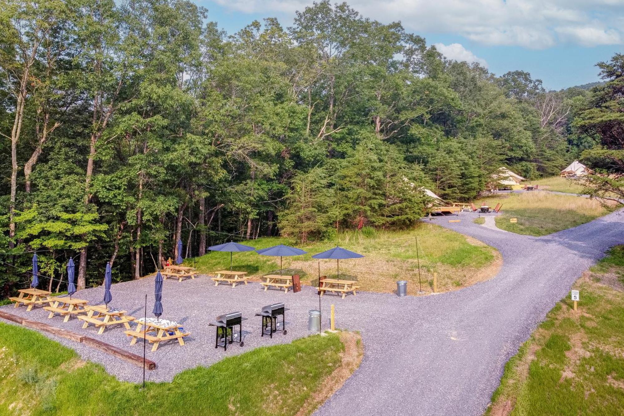 Firefly Ridge Luxury Retreat Hotel Great Cacapon Eksteriør billede